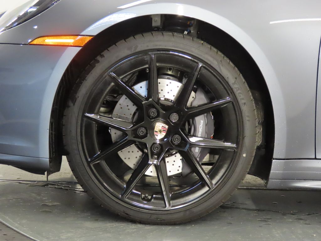 Thumbnail: 2026 Porsche 911 - 11