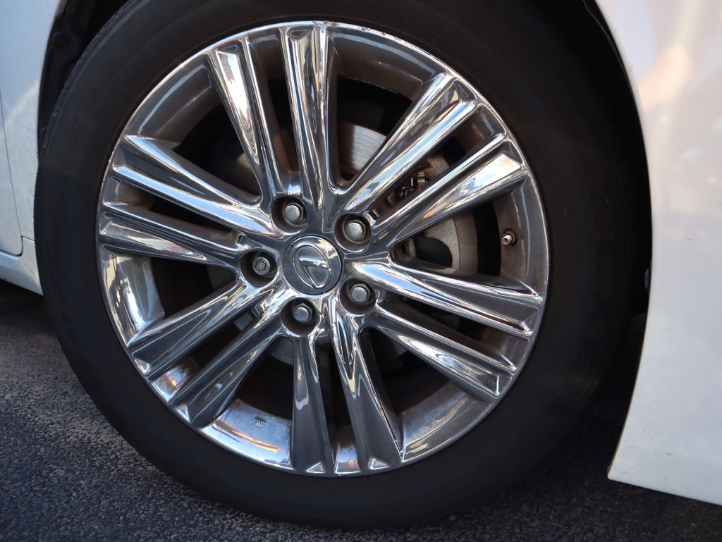 Thumbnail: 2013 Lexus ES - 13