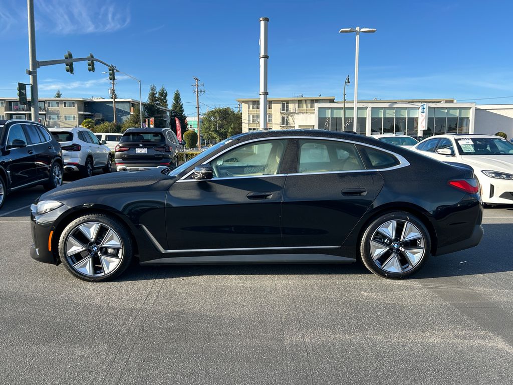 Thumbnail: 2025 BMW i4 - 2