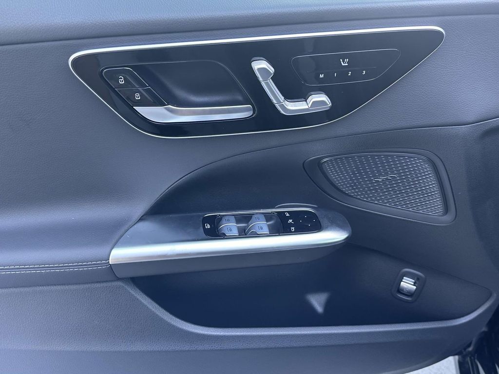 2025 Mercedes-Benz C-Class C 300 13