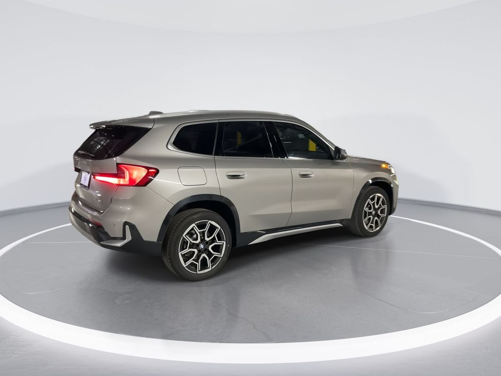 2025 BMW X1 xDrive28i 8