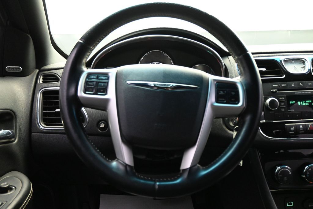 2013 Chrysler 200 Limited - Photo 14