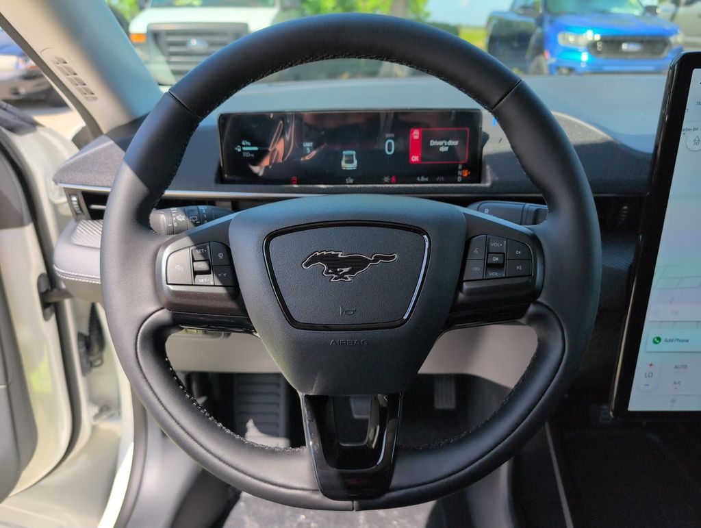 New 2026 White Ford Select image 30