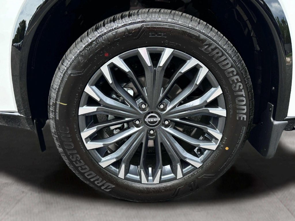 New 2026 Everest White Pearl Tricoat Nissan Platinum image 12