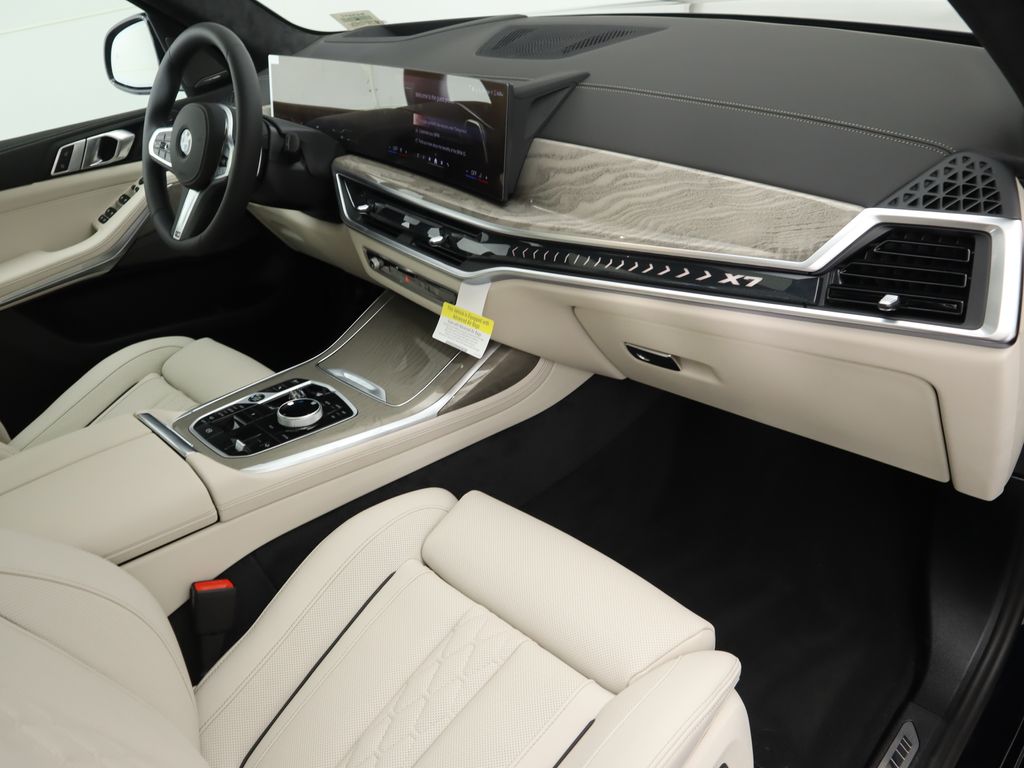 Thumbnail: 2026 BMW X7 - 18