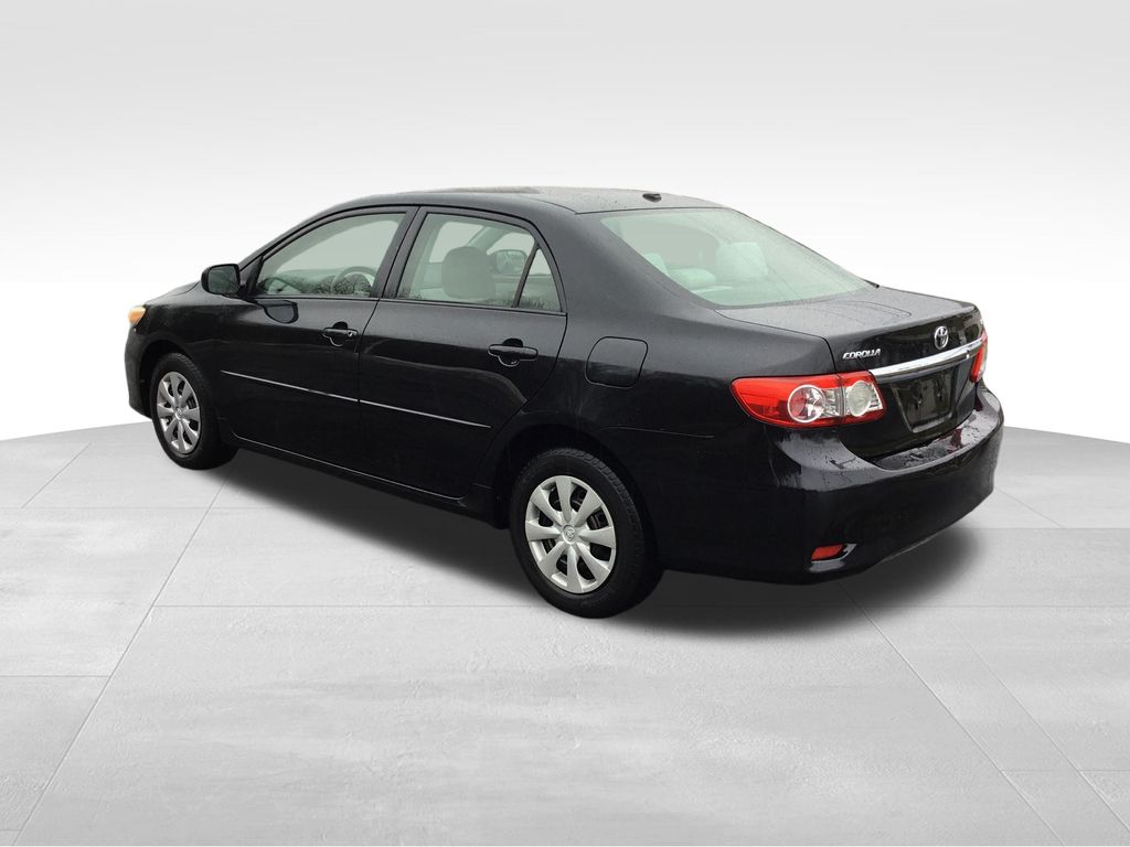 Thumbnail: 2011 Toyota Corolla - 3