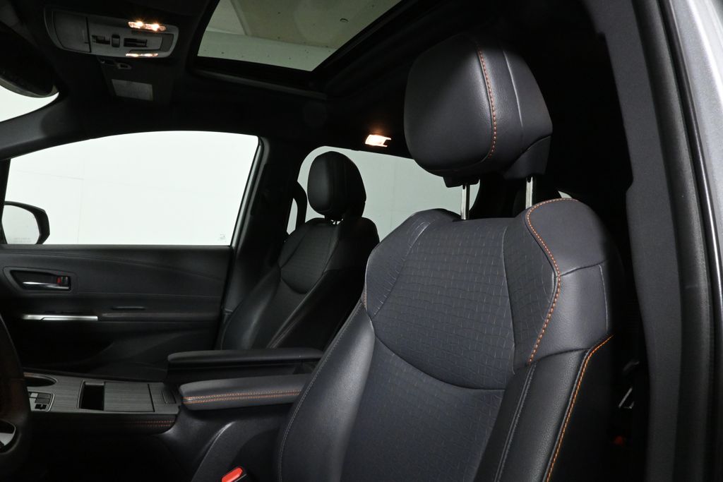 Thumbnail: 2021 Toyota Sienna - 16