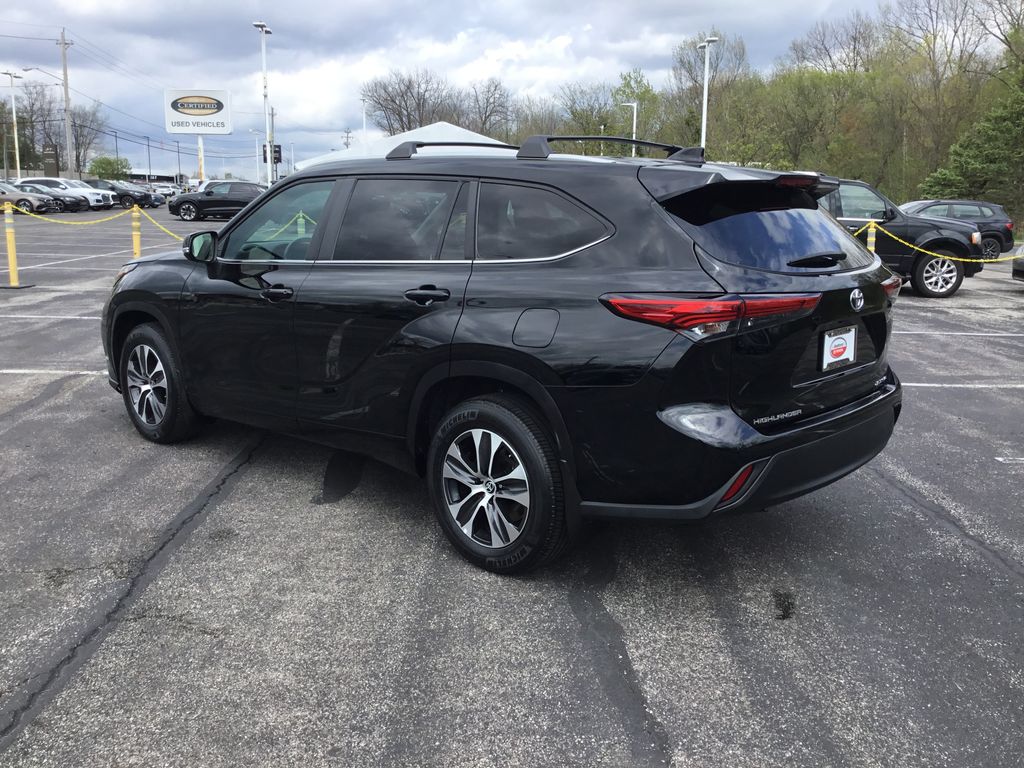Thumbnail: 2023 Toyota Highlander - 3