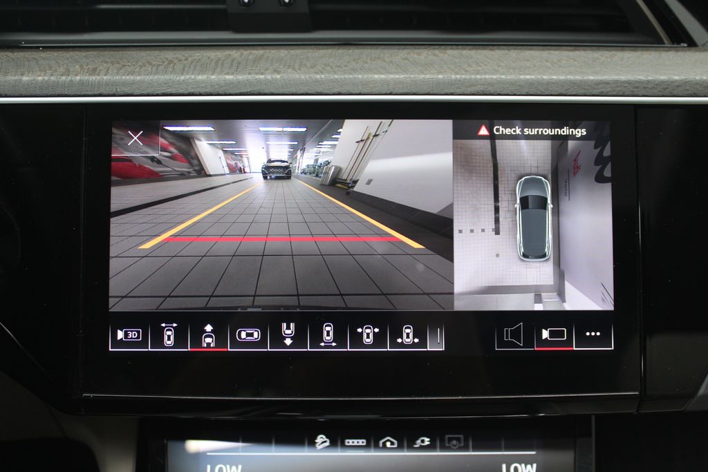 Thumbnail: 2024 Audi Q8 e-tron - 22