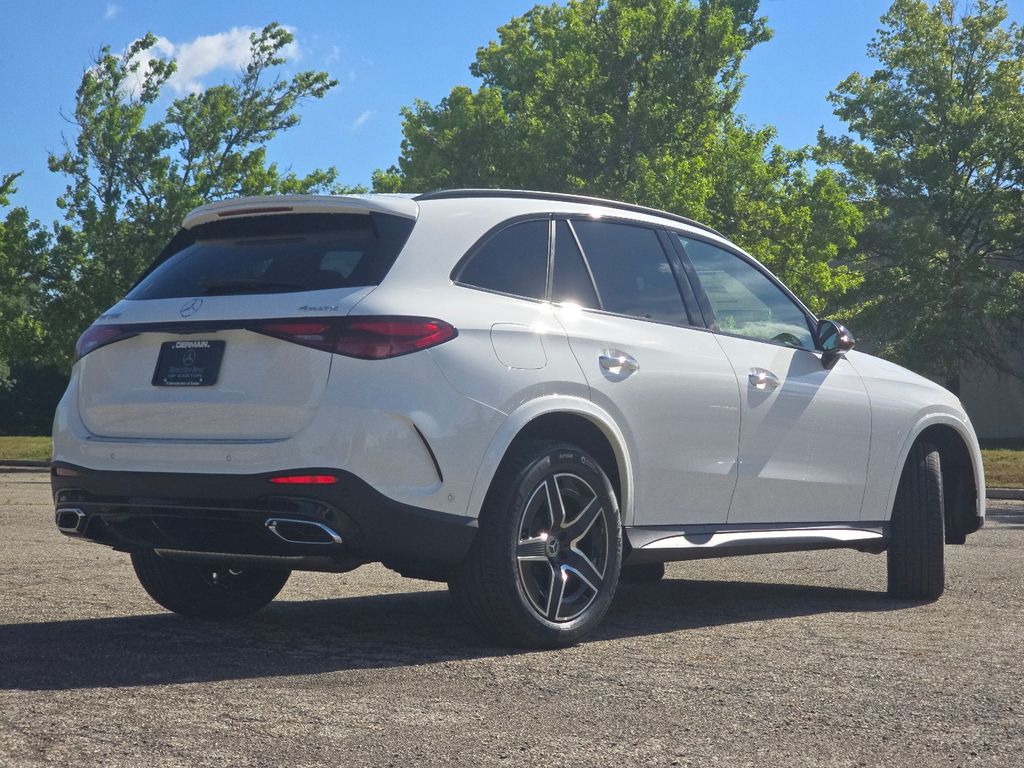 New 2026 White Mercedes-Benz GLC 300 image 17