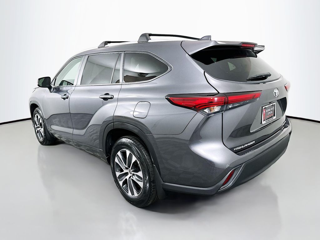 Thumbnail: 2023 Toyota Highlander - 7