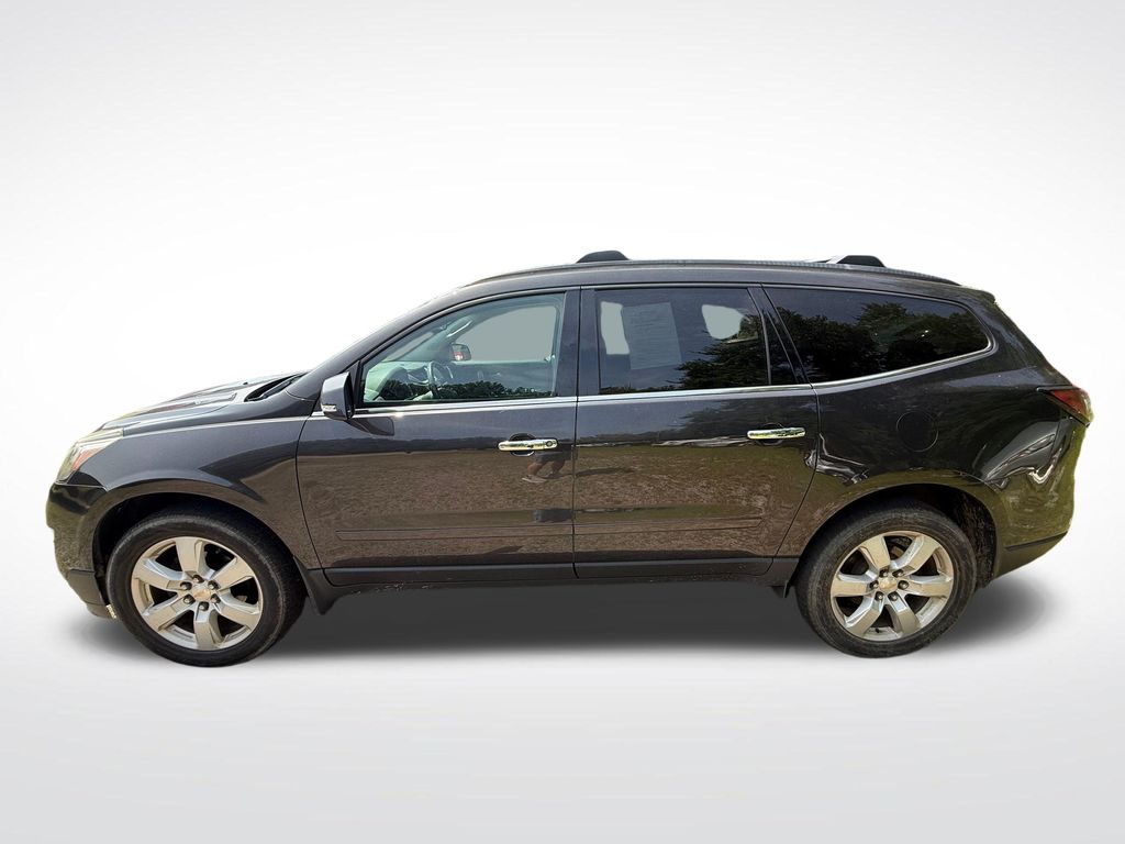 2017 Chevrolet Traverse LT - Image 3