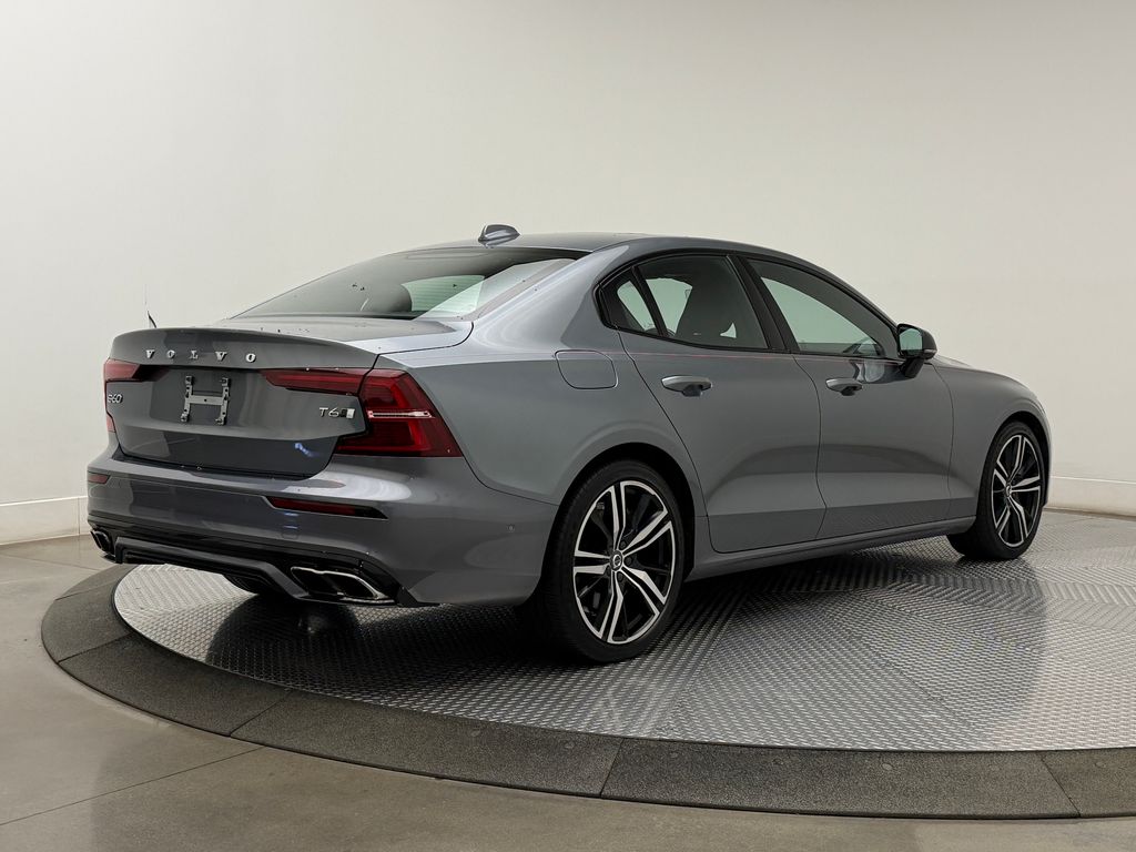 Thumbnail: 2021 Volvo S60 - 8