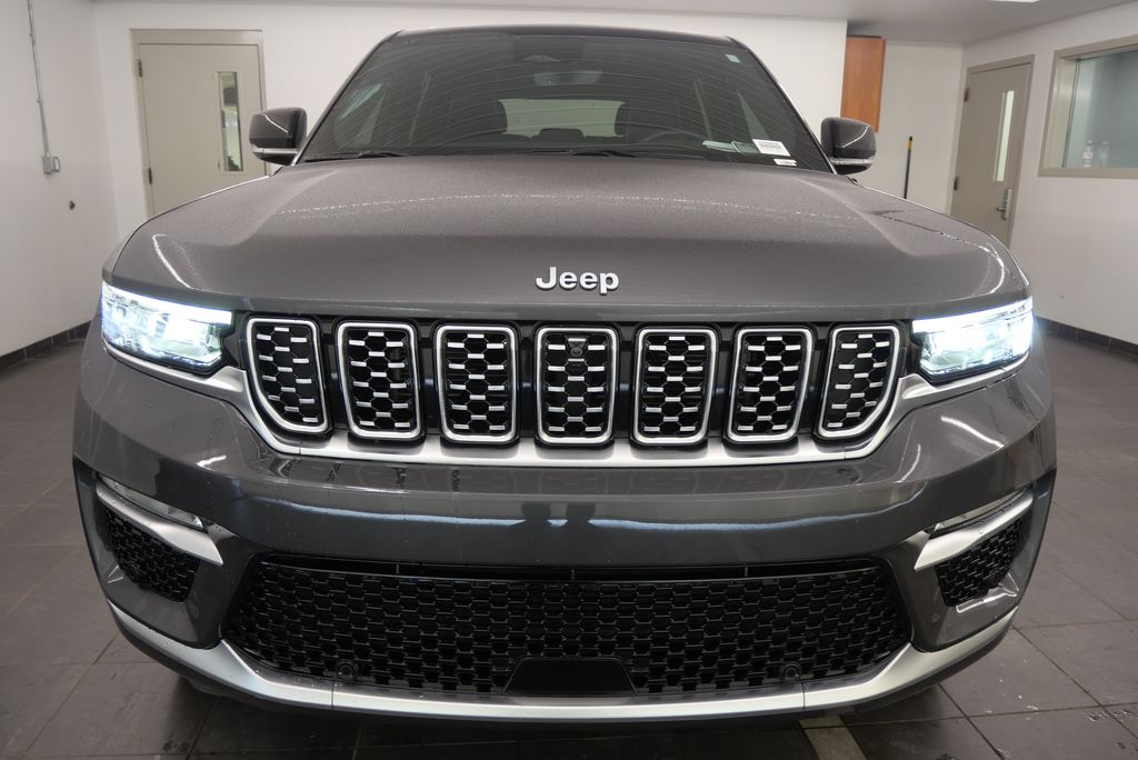 2022 Jeep Grand Cherokee Summit 9