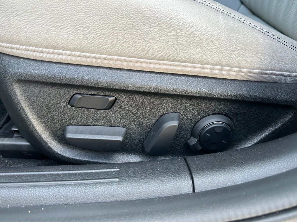 2022 Genesis G70 3.3T 14