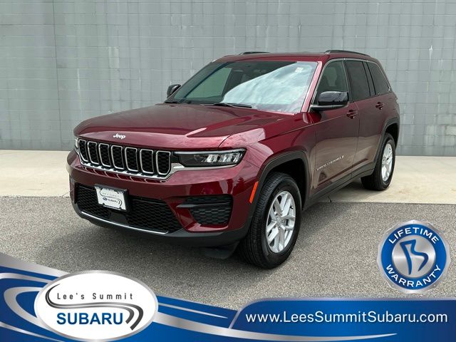 Velvet Red Pearlcoat 2026 Jeep Grand Cherokee SUV / Crossover Four-Wheel Drive 8-Speed Automatic