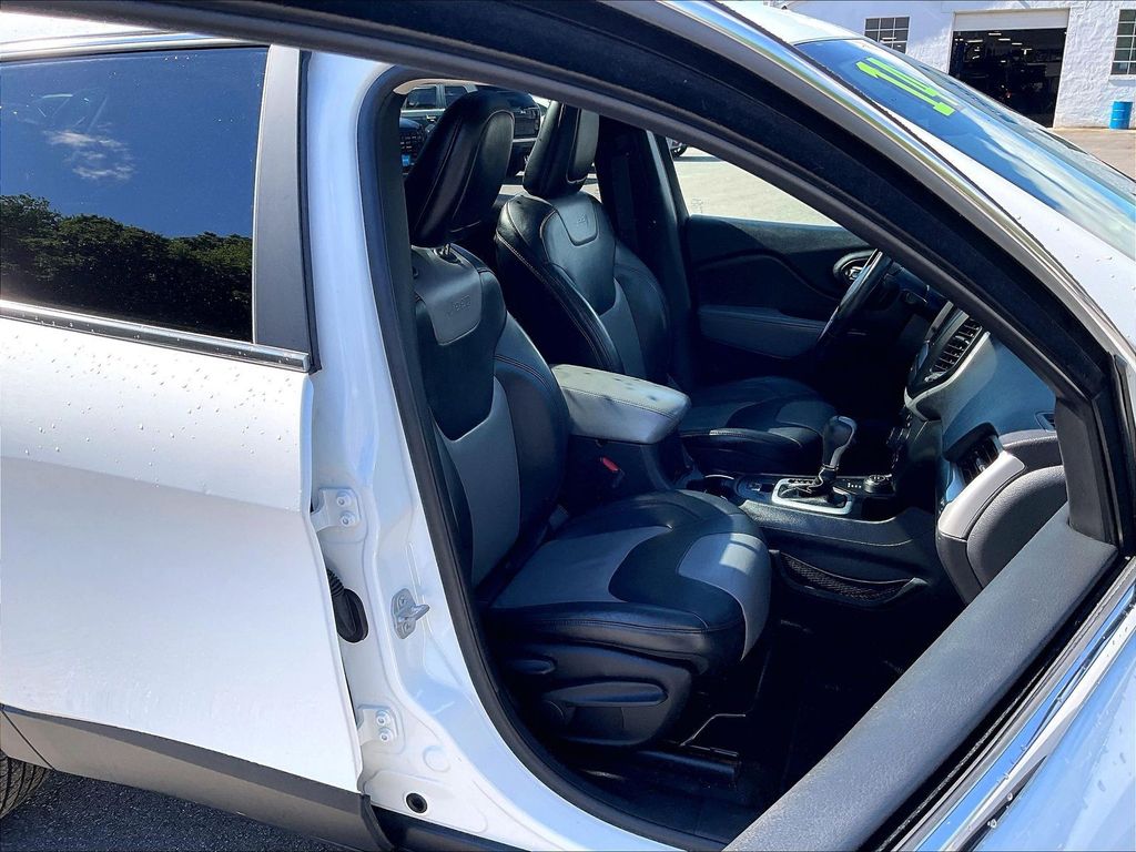 2014 Jeep Cherokee — photo 11