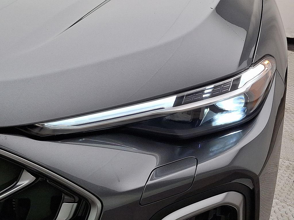 Thumbnail: 2025 Audi Q5 - 9