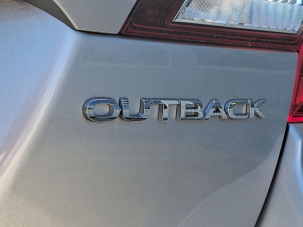 2018 Subaru Outback — photo 10
