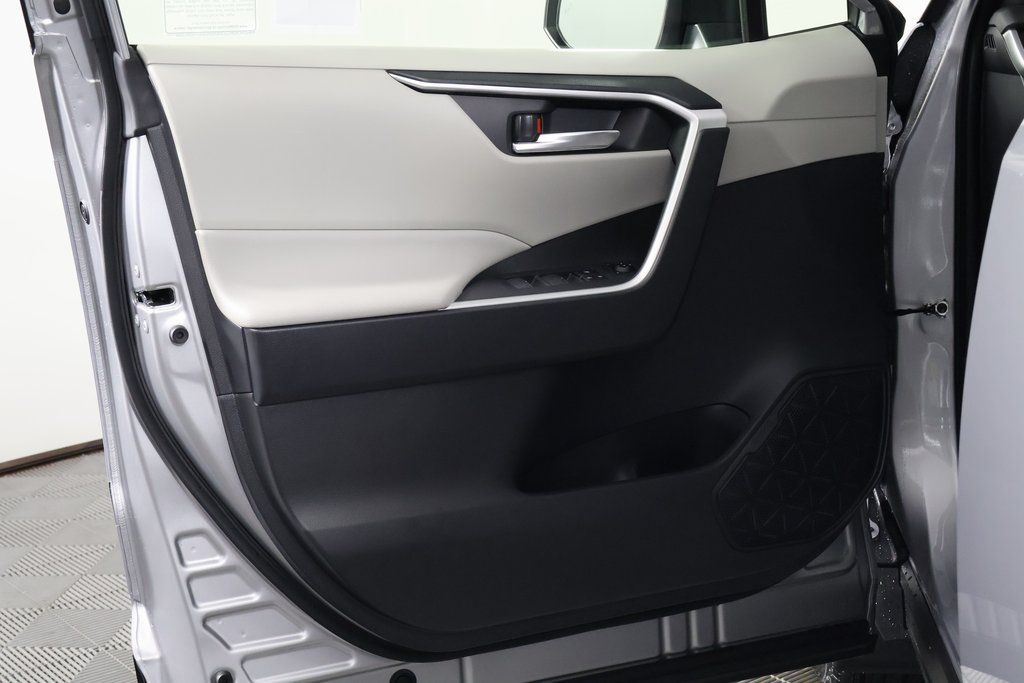 Thumbnail: 2025 Toyota RAV4 - 7