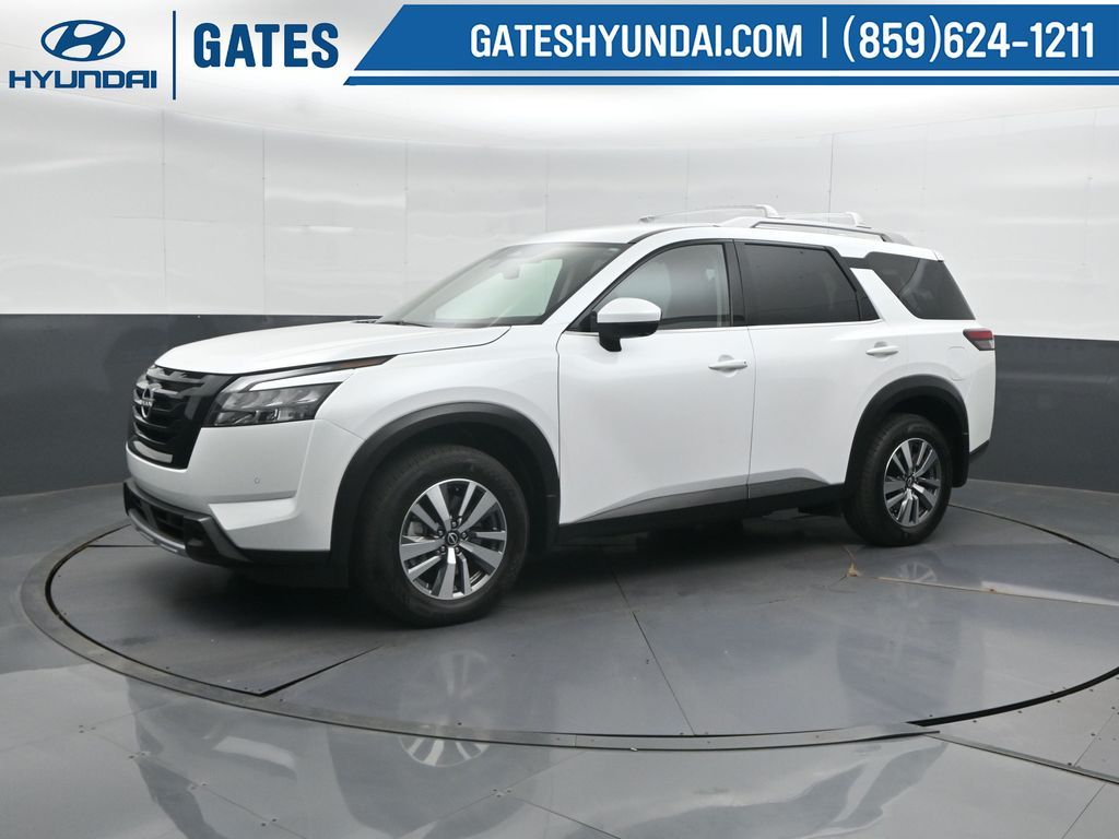 View vehicle photo 7