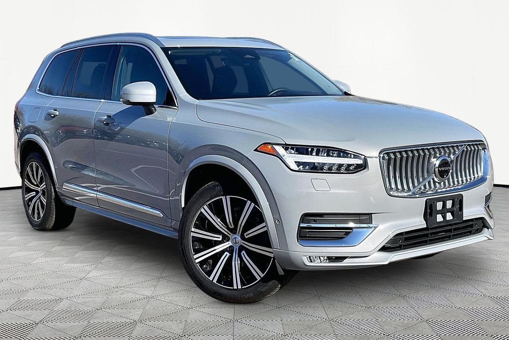 2024 Volvo XC90 B6 Plus Bright Theme 7-Passenger AWD