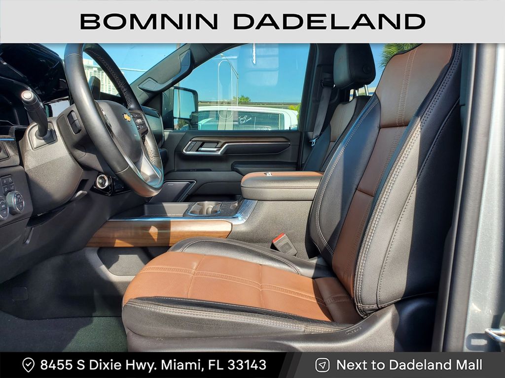 2024 Chevrolet Silverado 3500HD High Country photo