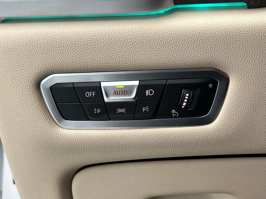 Thumbnail: 2022 BMW X5 - 20