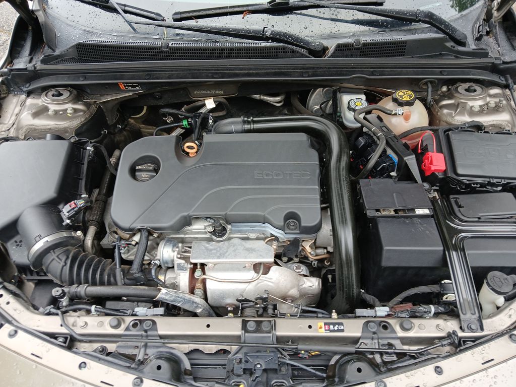 Used 2020 Gray Chevrolet LT image 21