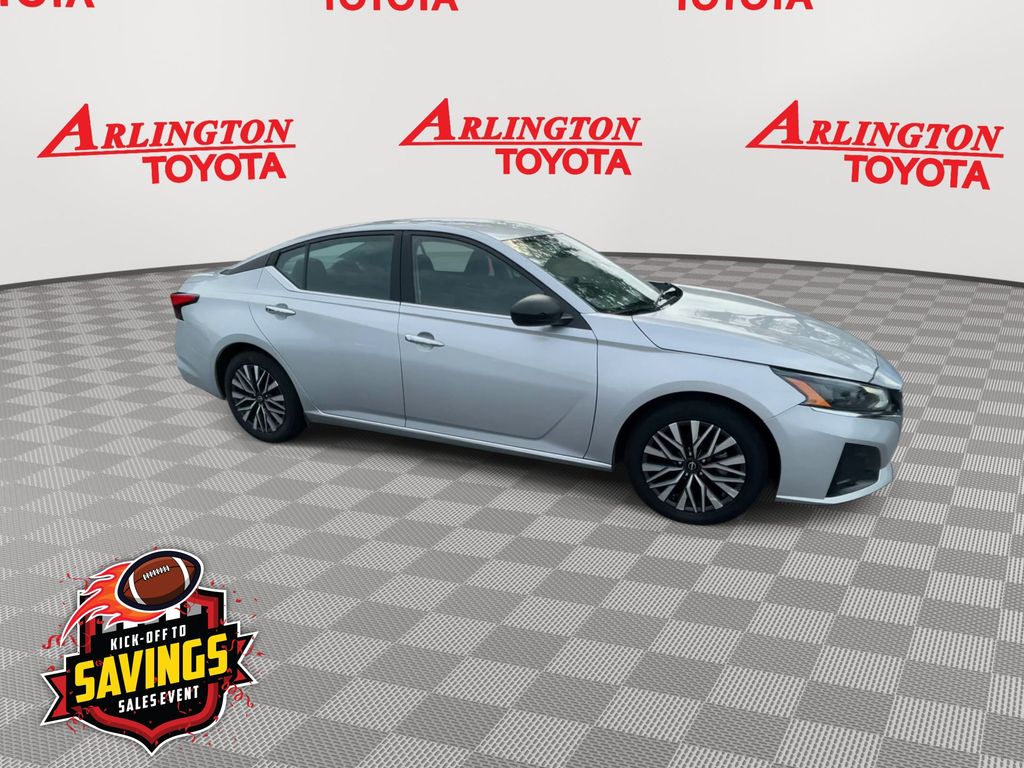 Used 2024 Nissan Altima Sedan