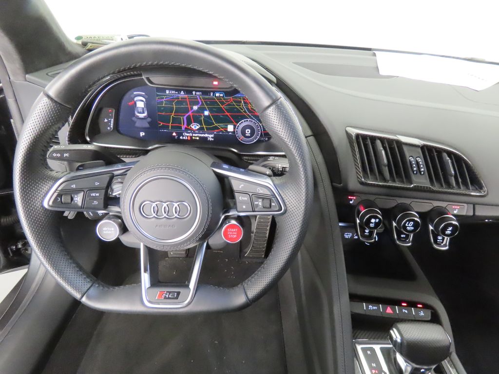 Thumbnail: 2018 Audi R8 - 16