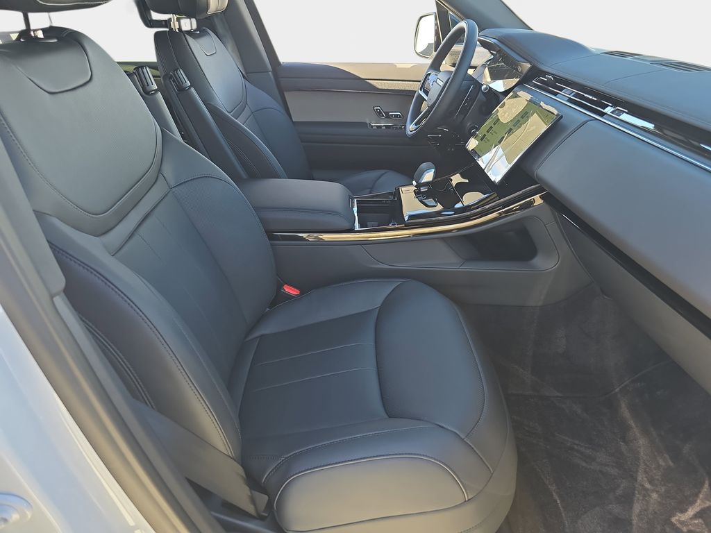 New 2026 White Land Rover Dynamic SE image 10
