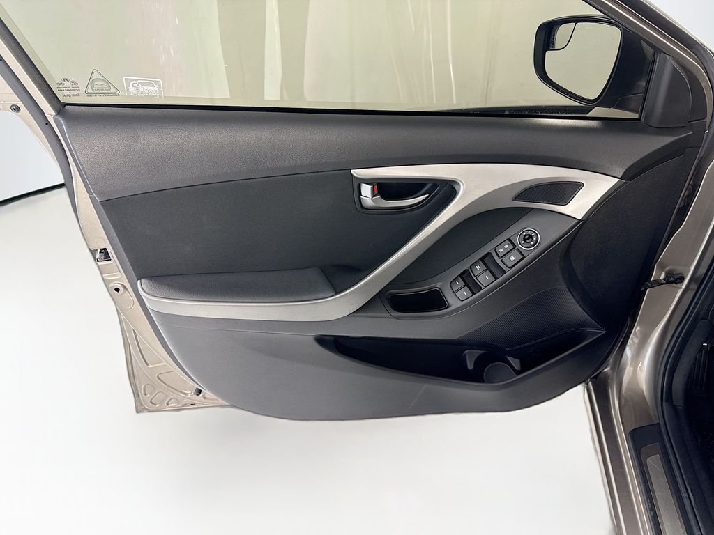 Thumbnail: 2015 Hyundai Elantra - 24