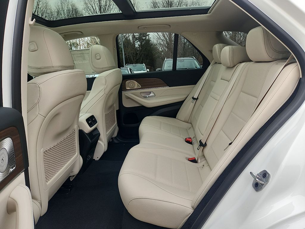 Thumbnail: 2026 Mercedes-Benz GLE - 6