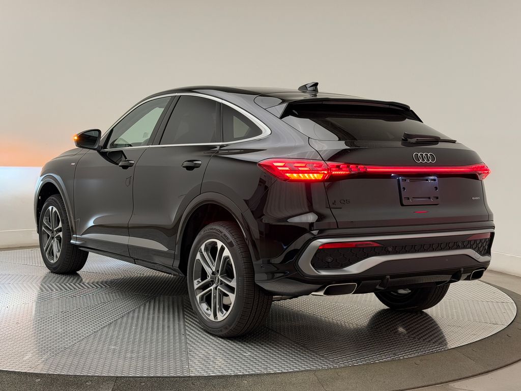 Thumbnail: 2026 Audi Q5 - 7