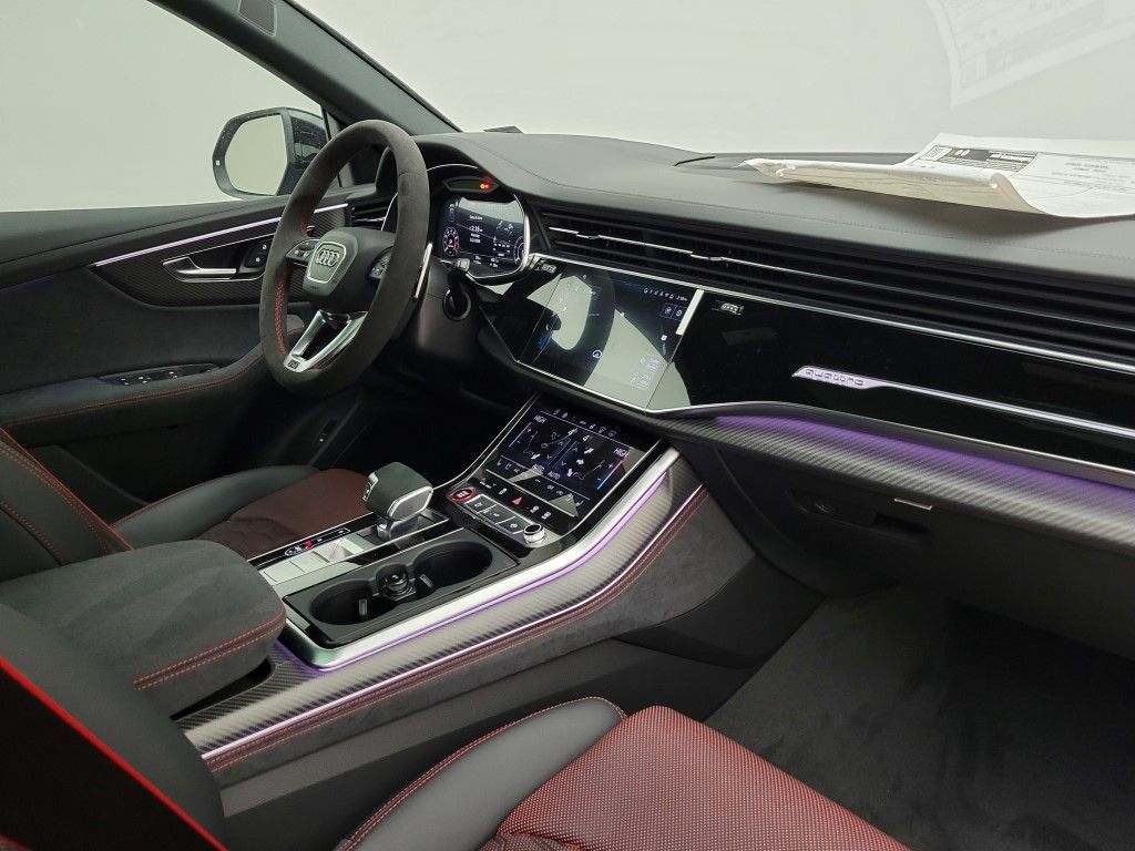 Thumbnail: 2026 Audi RS Q8 - 16