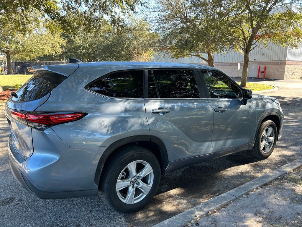 Thumbnail: 2023 Toyota Highlander - 5