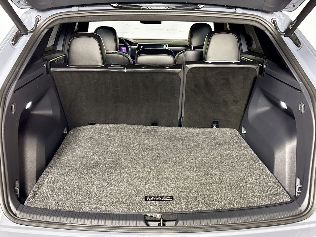 2024 Volkswagen Atlas Cross Sport 2.0T SEL Premium R-Line