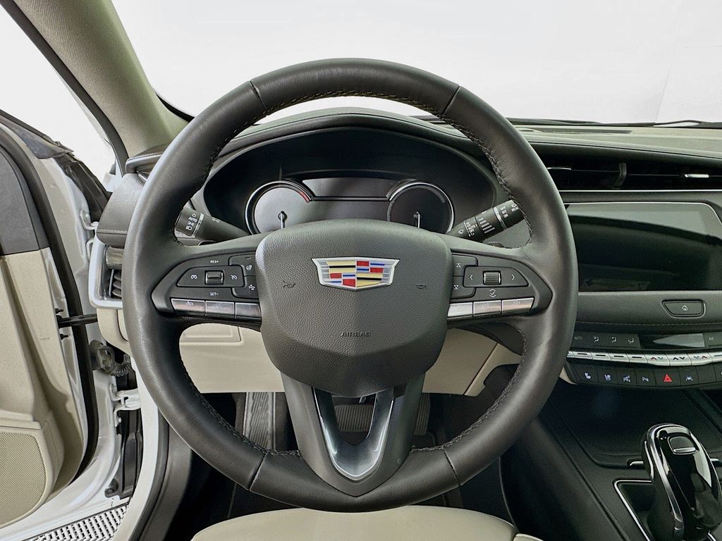 2022 Cadillac XT4 Premium Luxury 11