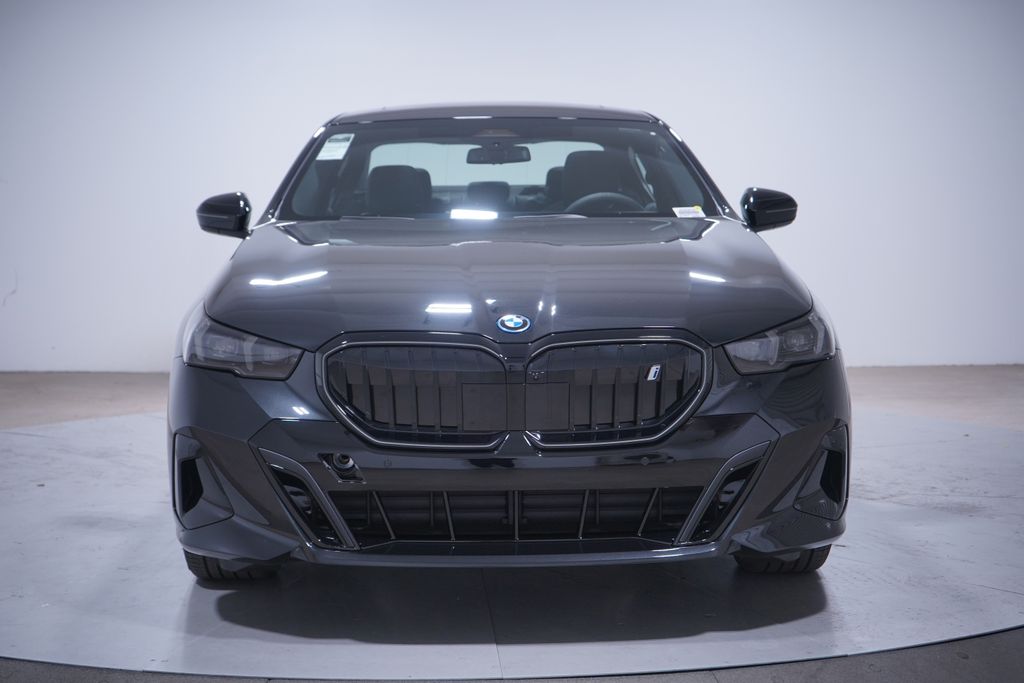 Thumbnail: 2026 BMW i5 - 4