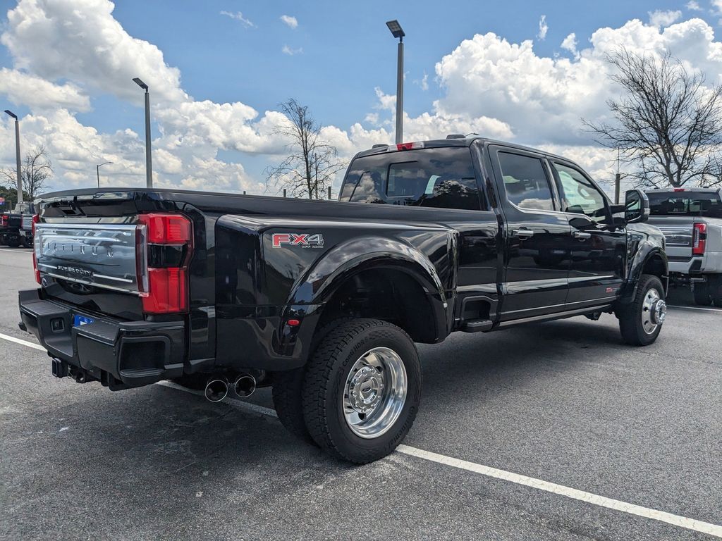 2025 Ford F-450 Super Duty Platinum