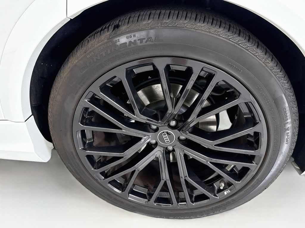 Thumbnail: 2025 Audi SQ8 - 30