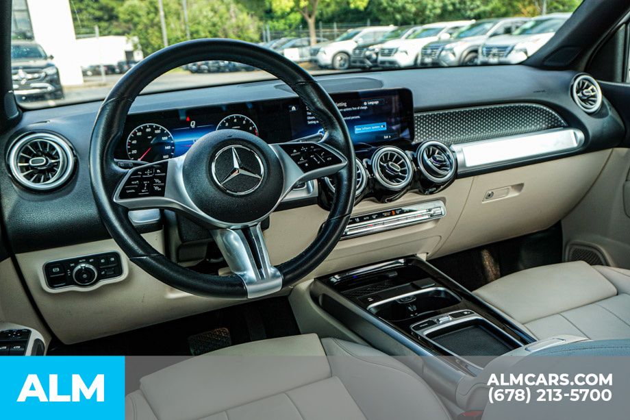 Used 2024 White Mercedes-Benz GLB 250 image 26