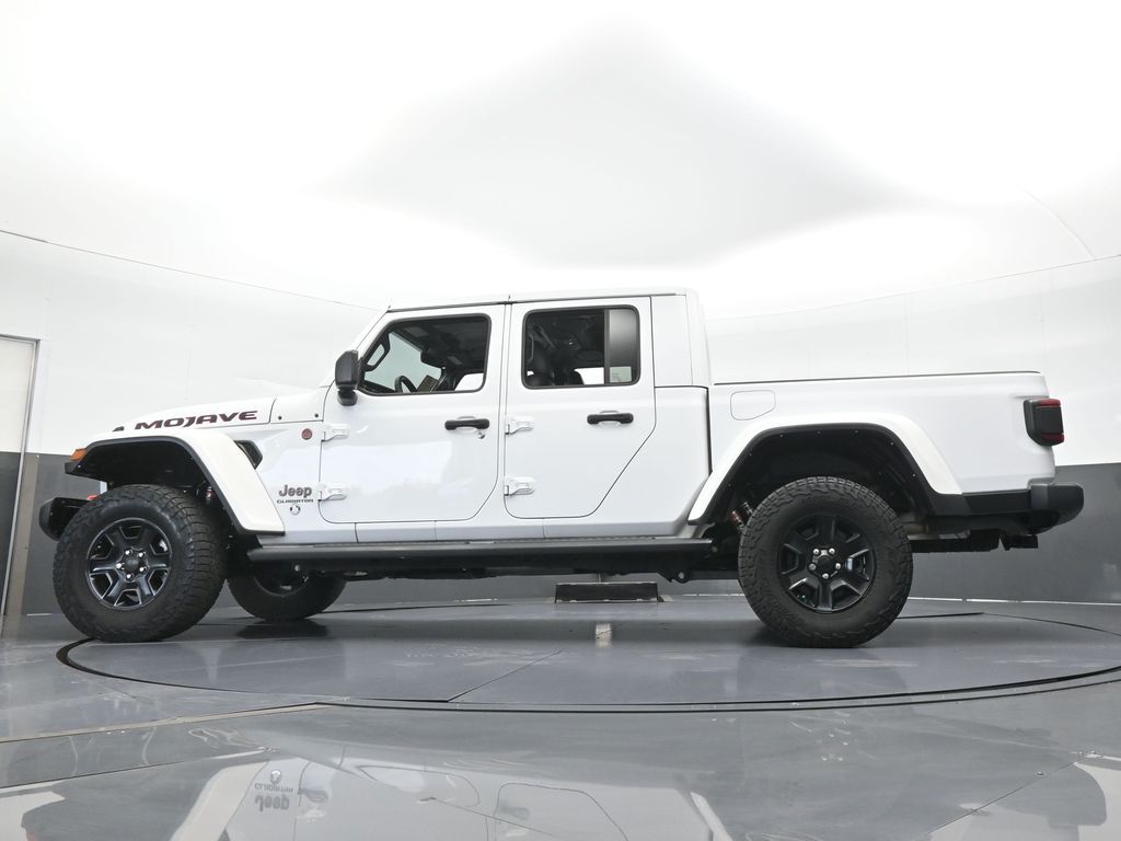 Used 2022 Bright White Clearcoat Jeep Mojave image 64