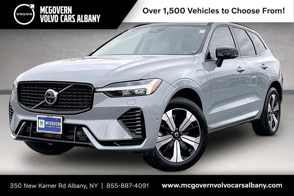 2024 Volvo XC60 Recharge T8 Plus Dark Theme eAWD