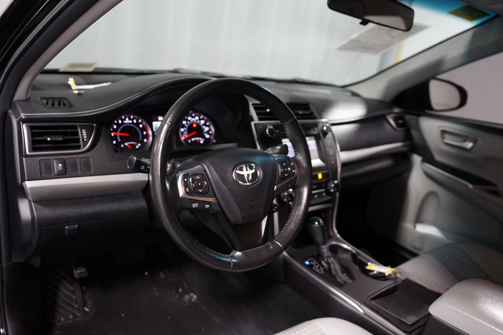 Thumbnail: 2015 Toyota Camry - 7