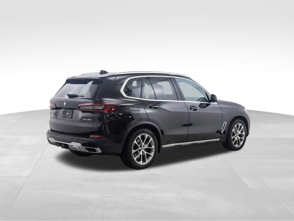 Thumbnail: 2021 BMW X5 - 5