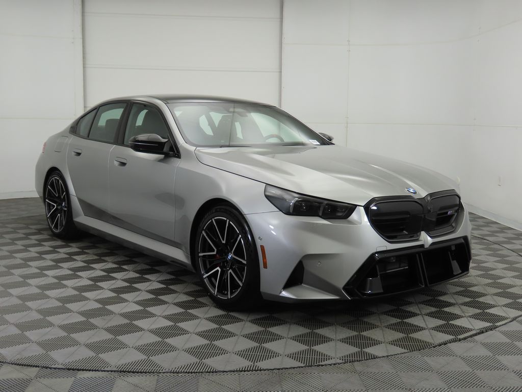 Thumbnail: 2026 BMW M5 - 3