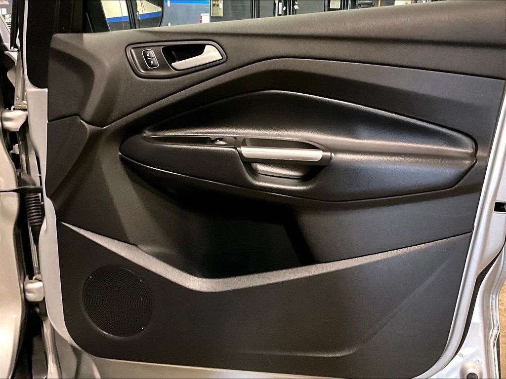 2018 Ford Escape — photo 12