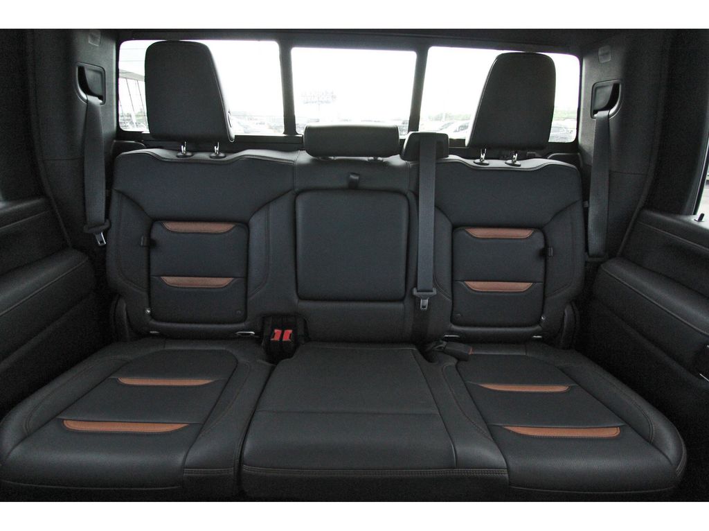 2021 GMC Sierra 2500HD AT4 White at River Oaks CDJR